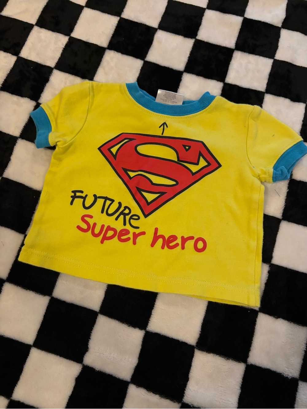 0/3 super man shirt (small dot stain)